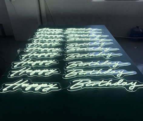 12V personnalisé résistant à l'eau RGB Flexible Silicium LED néon Sign Light pour magasin de vacances
