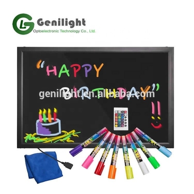 Excellente capacité anti-vent VIP 10 ans RGB LED tableau d'écriture avec acrylique